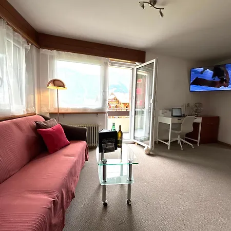 Bright Close To Center